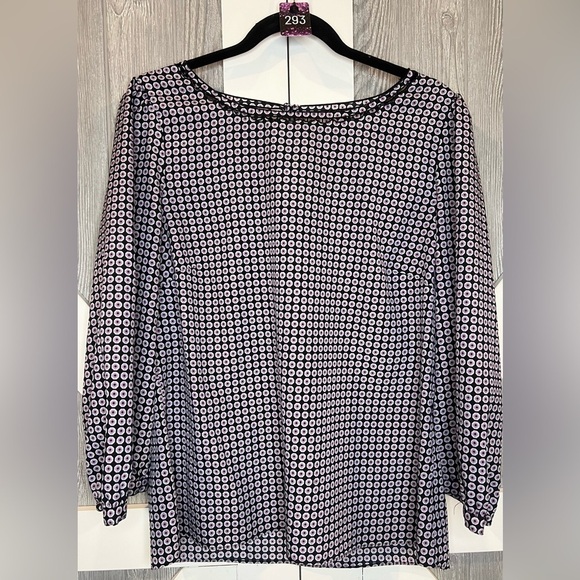 B3.21 J. CREW Scalloped Cutout Hexagon Print Top Blouse M - Picture 3 of 9